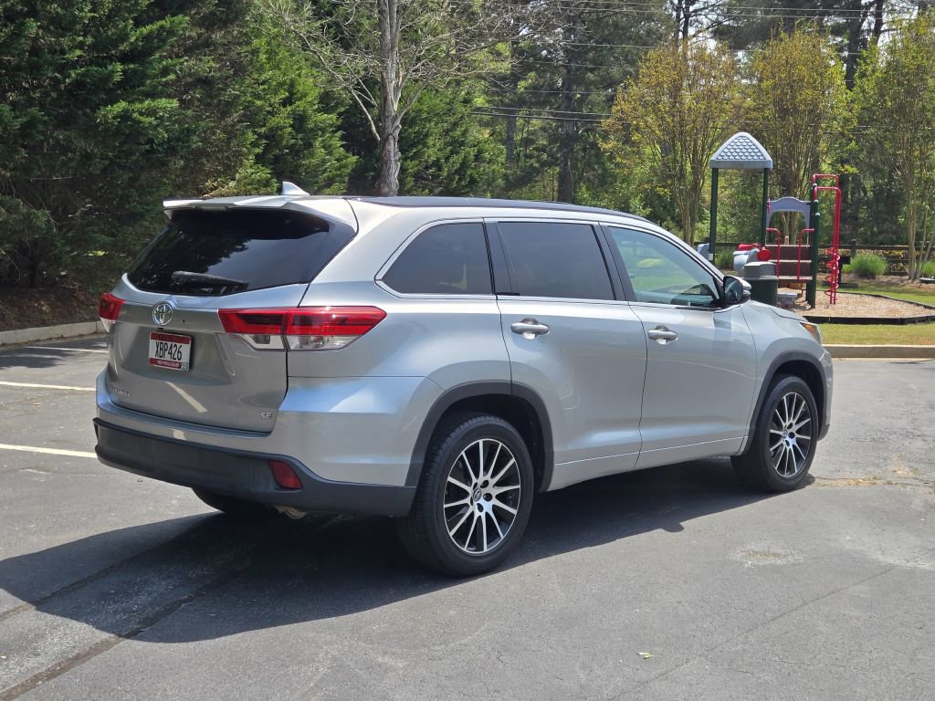 Used 2018 Toyota Highlander SE FWD image 5