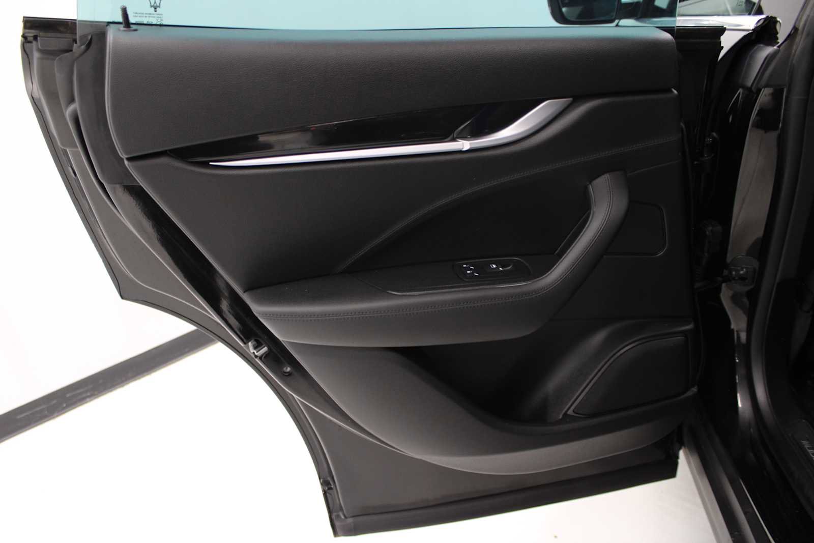 Used 2021 Maserati Levante image 35