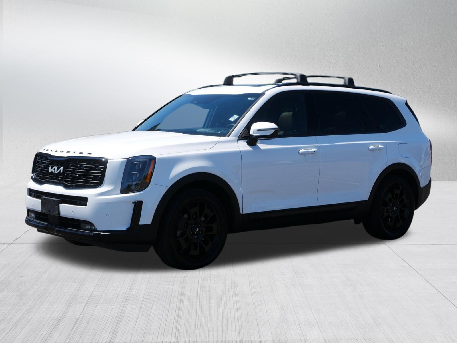 Certified 2022 Kia Telluride SX w/ SX Prestige Package AWD/4WD image 3