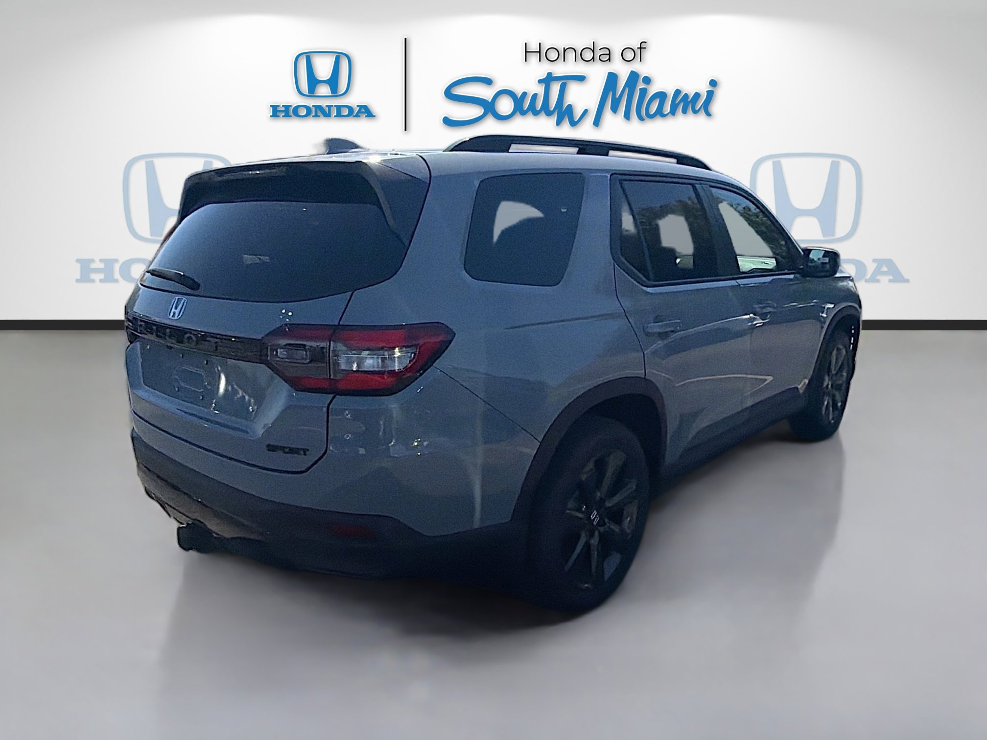 New 2026 Honda Pilot Sport image 7