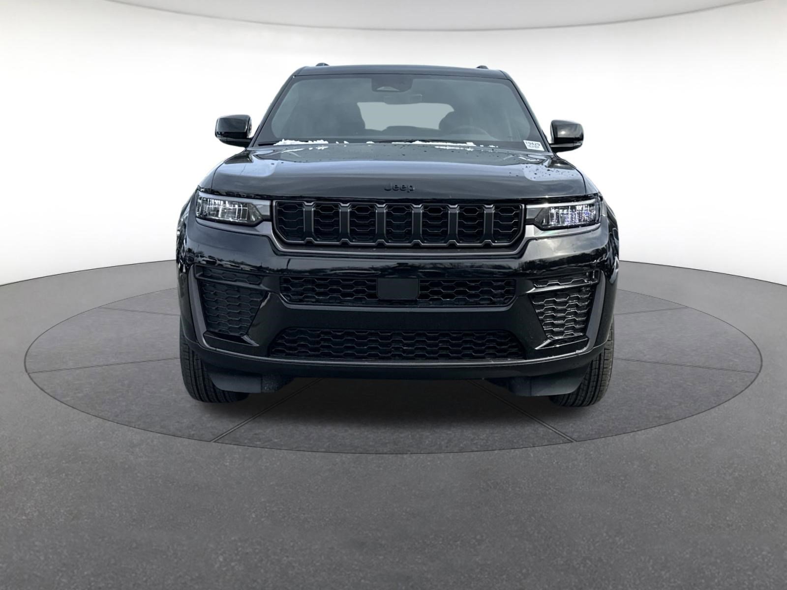 New 2026 Jeep Grand Cherokee Altitude image 5