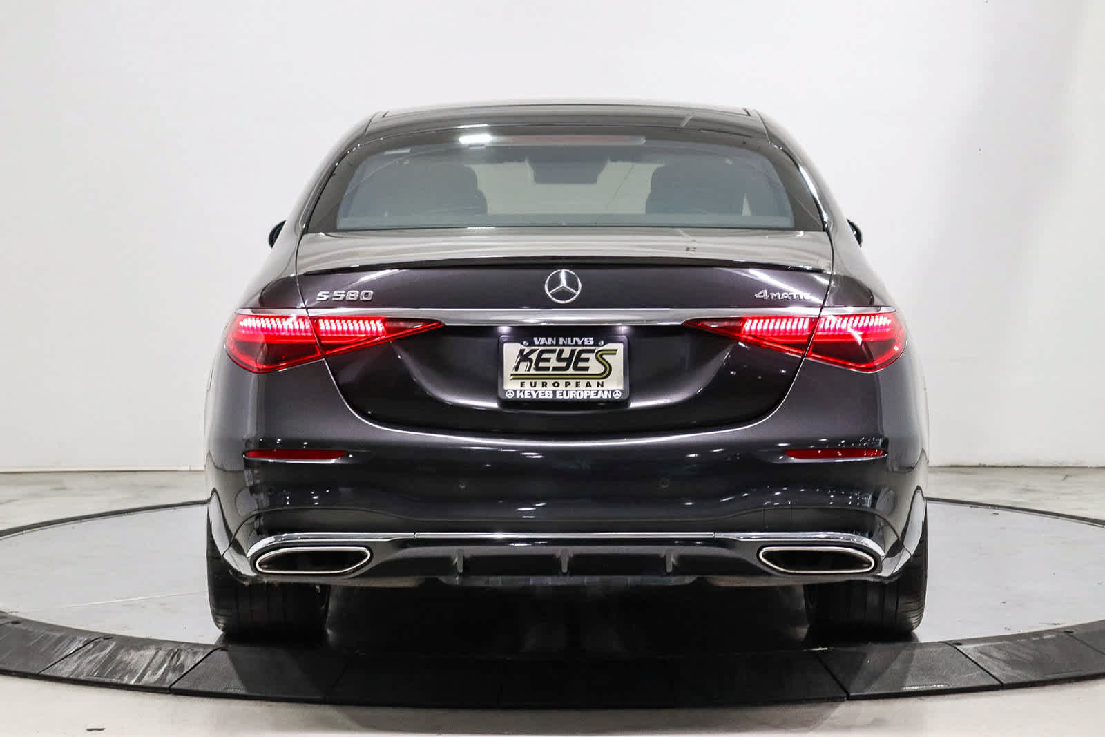 Used 2023 Mercedes-Benz S 580 4MATIC Sedan image 5
