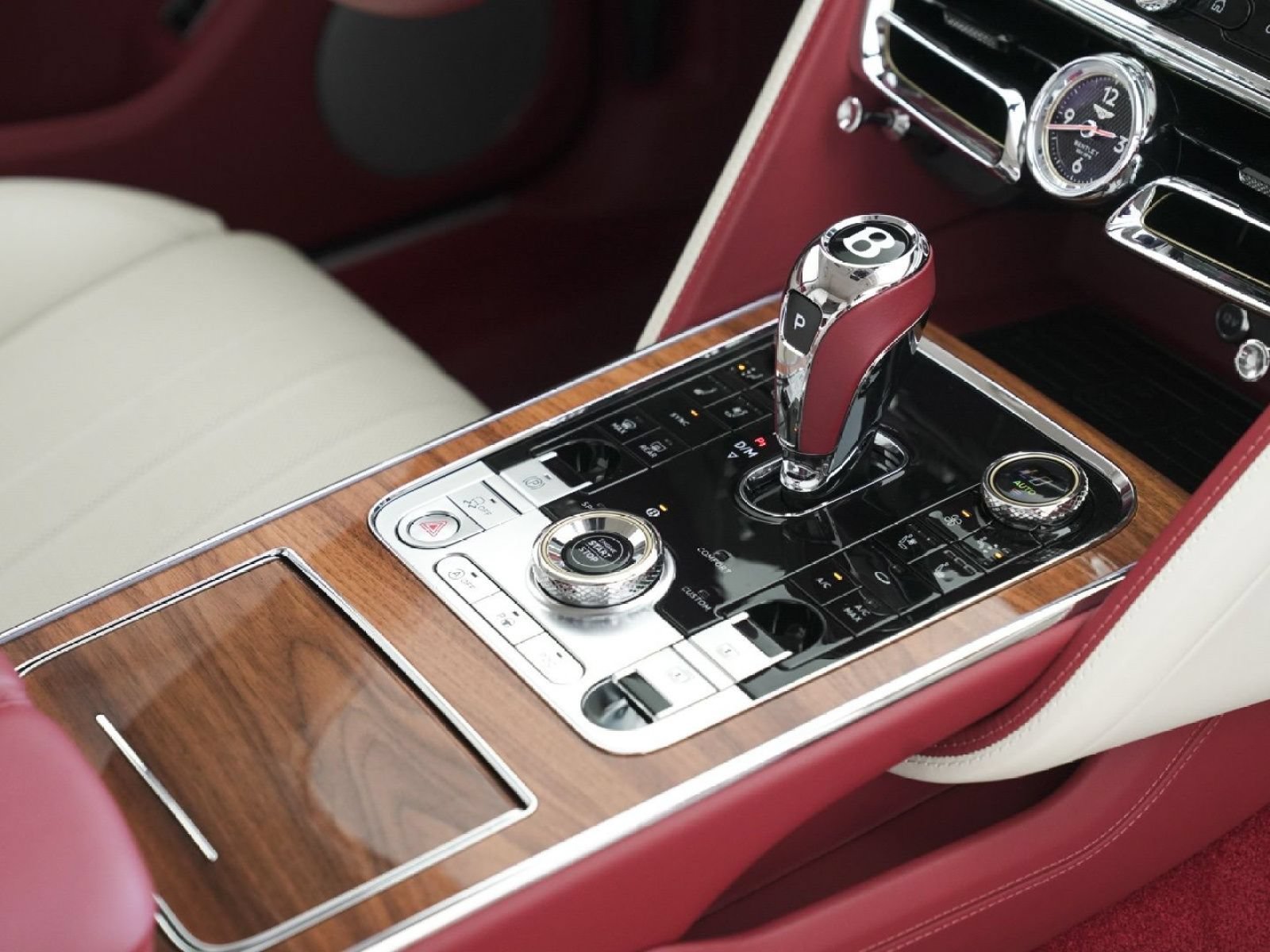 Used 2023 Bentley Flying Spur V8 AWD/4WD image 49