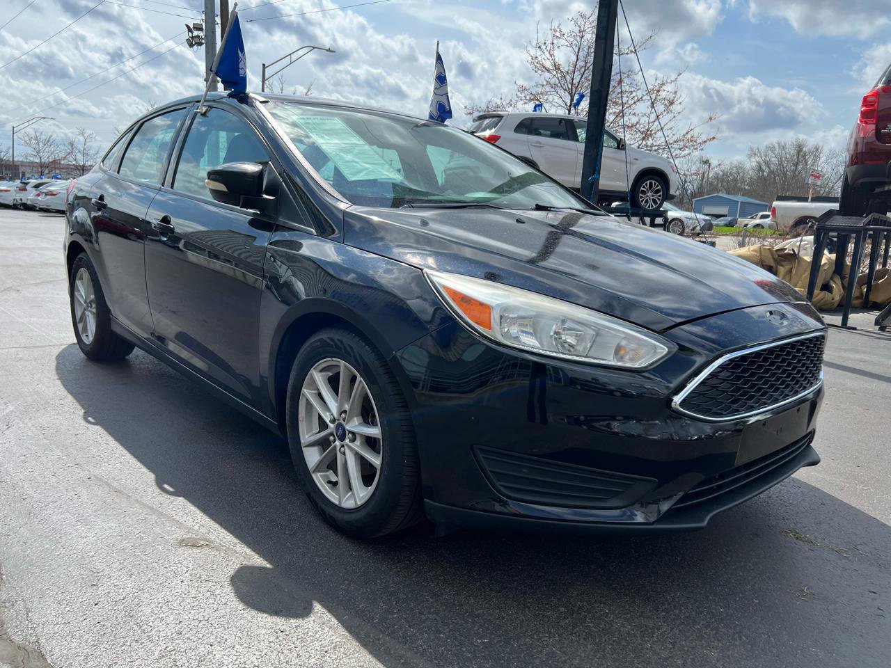 Used 2016 Ford Focus SE w/ SE Cold Weather Package FWD image 8