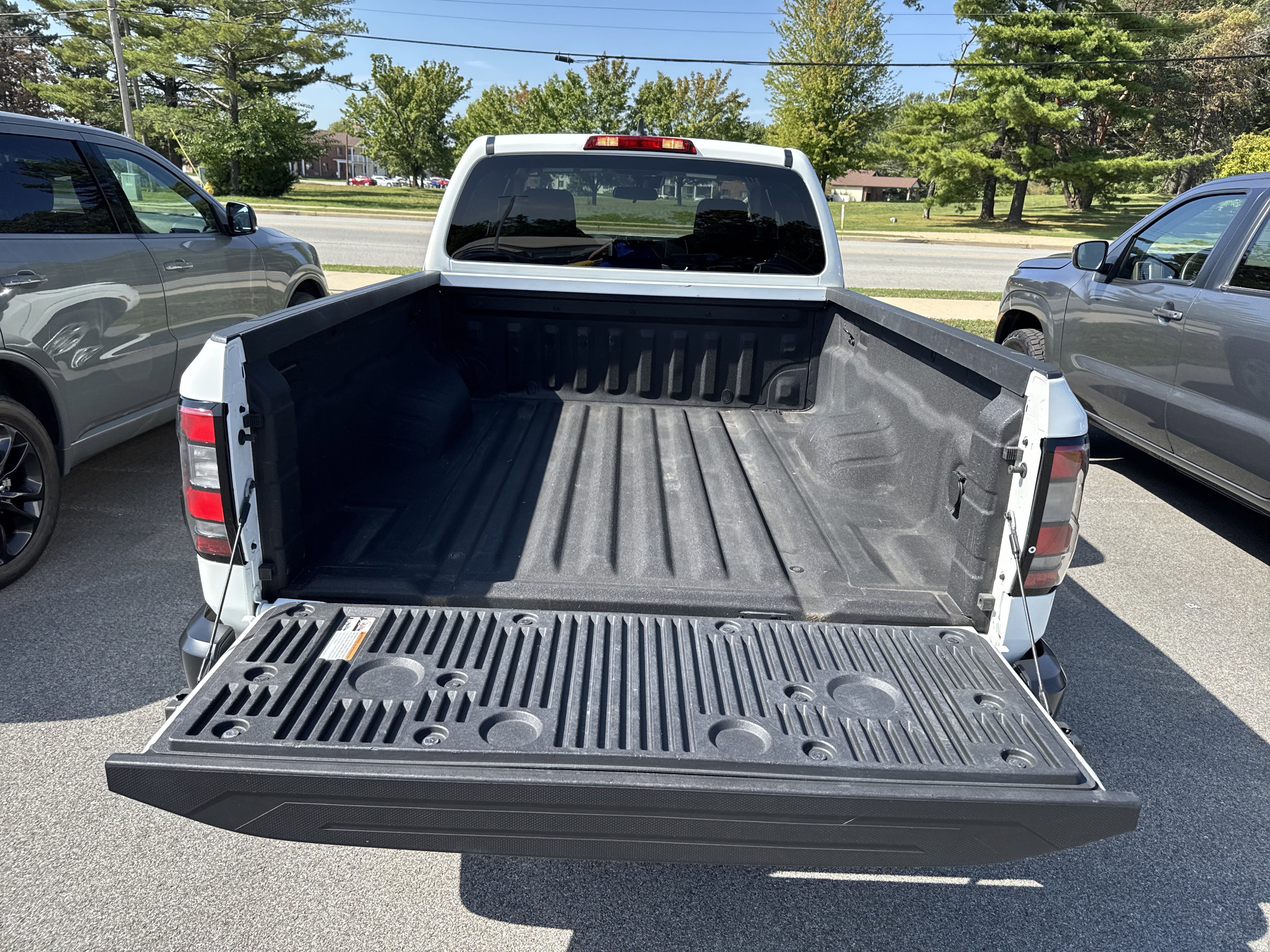 Used 2024 Nissan Frontier S w/ S Utility Package image 40