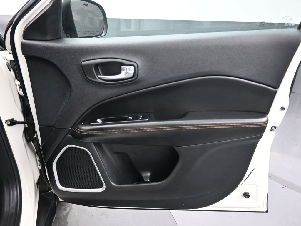 Used 2020 Jeep Compass Limited image 35