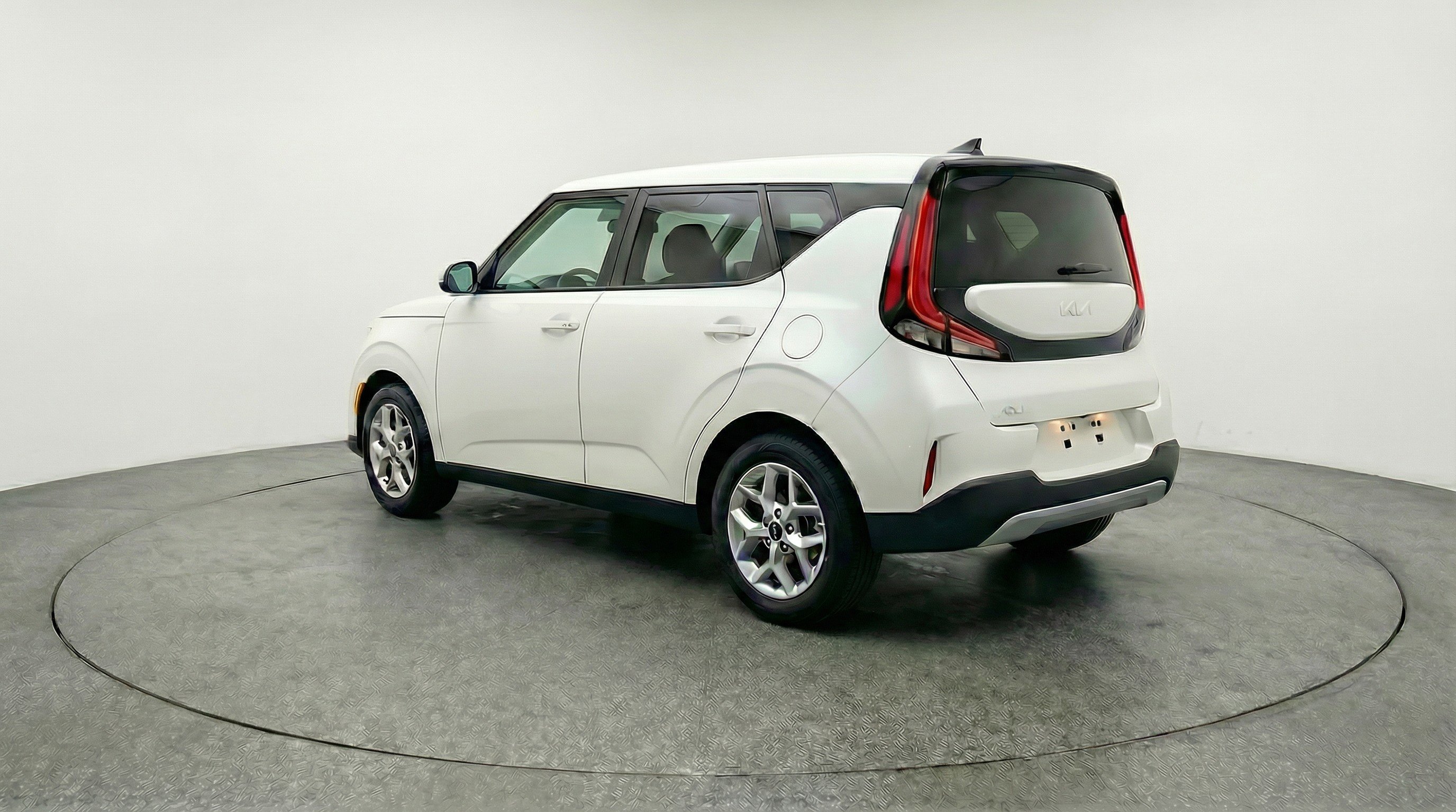 Used 2025 Kia Soul LX w/ LX Technology Package image 6
