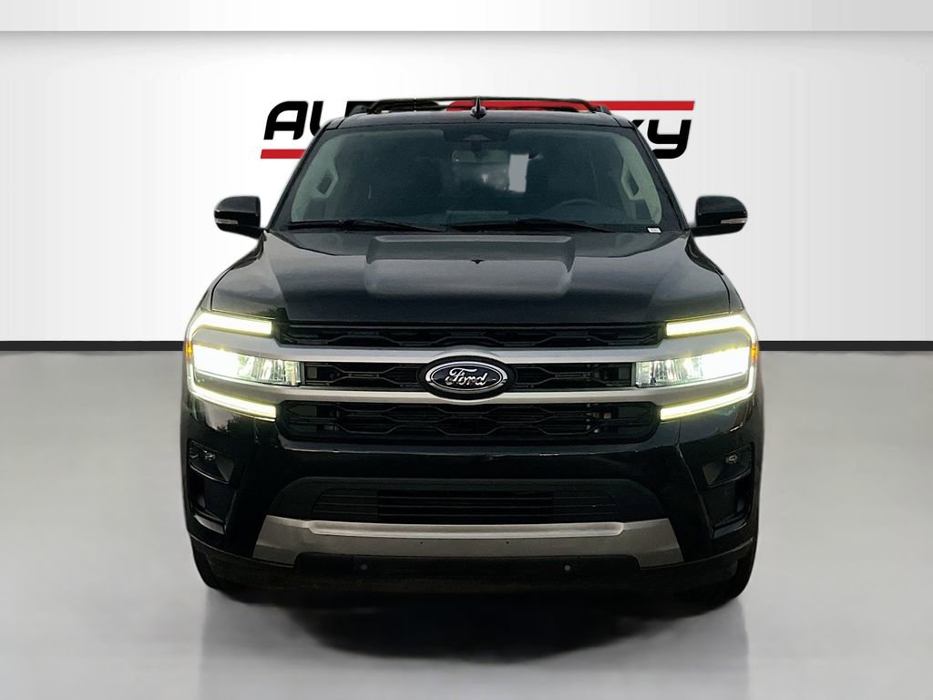 Used 2024 Ford Expedition XLT image 2