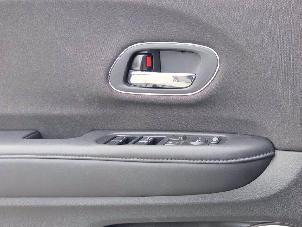 Used 2022 Honda HR-V EX image 29