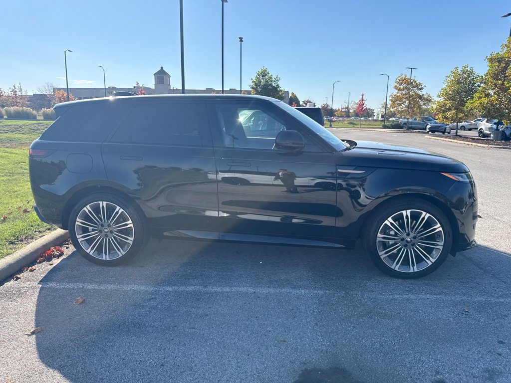 Certified 2025 Land Rover Range Rover Sport Dynamic SE AWD/4WD image 4