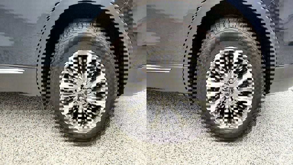 Used 2022 Lincoln Nautilus AWD w/ Premium Package image 9