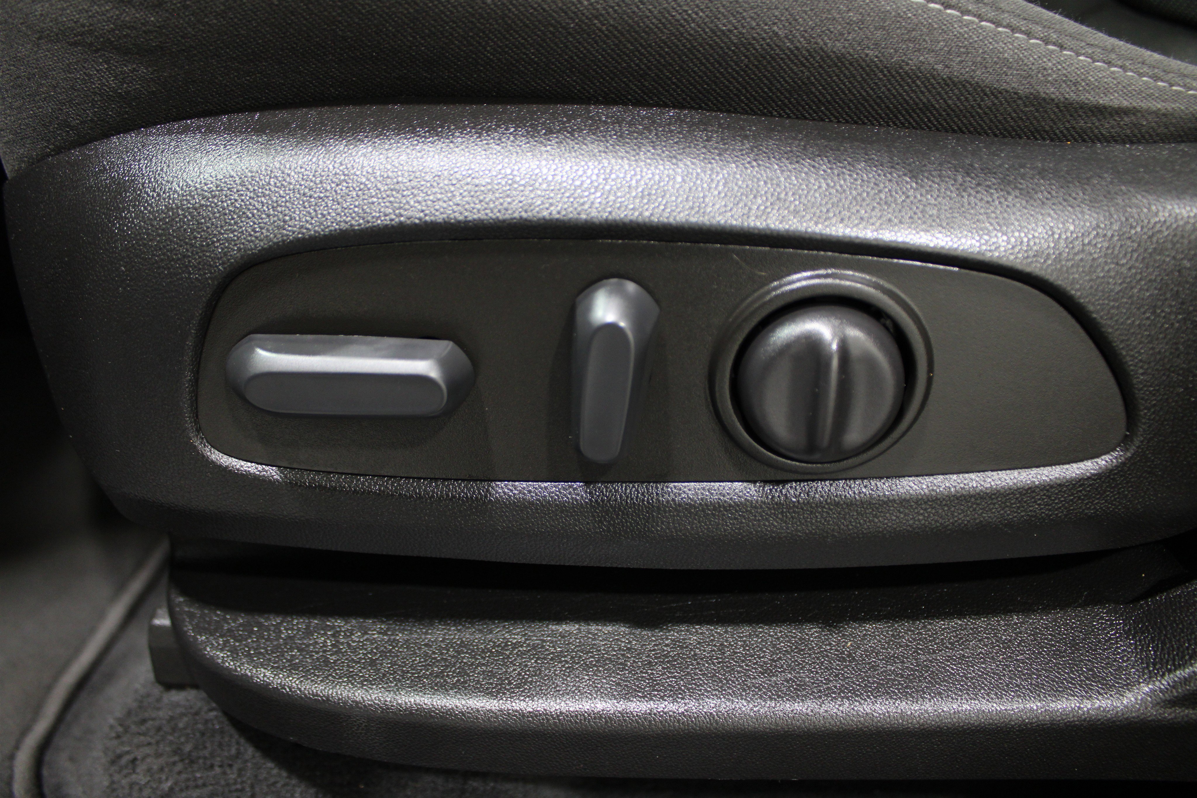 Used 2023 Chevrolet Traverse LT image 4