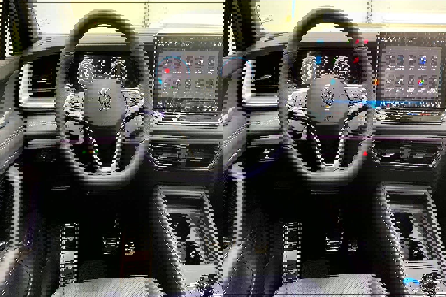 New 2026 Volkswagen Tiguan SE R-Line image 15