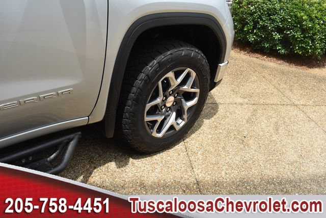 Used 2022 GMC Sierra 1500 SLT w/ X31 Off-Road Package AWD/4WD image 12