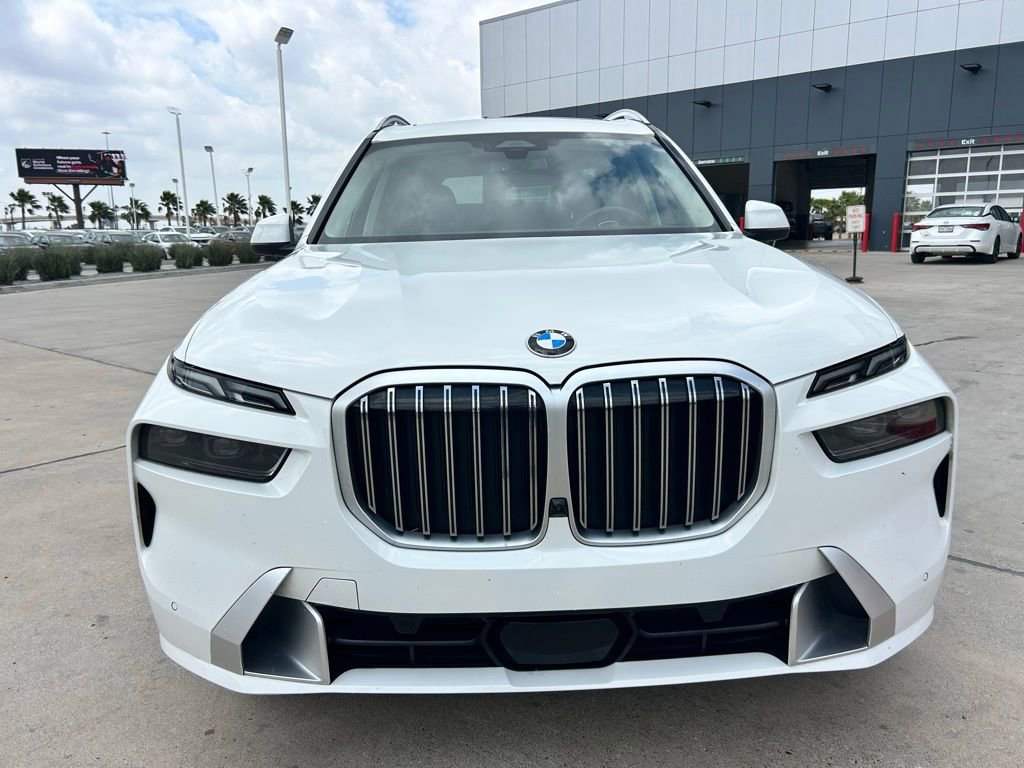 Used 2025 BMW X7 xDrive40i image 2