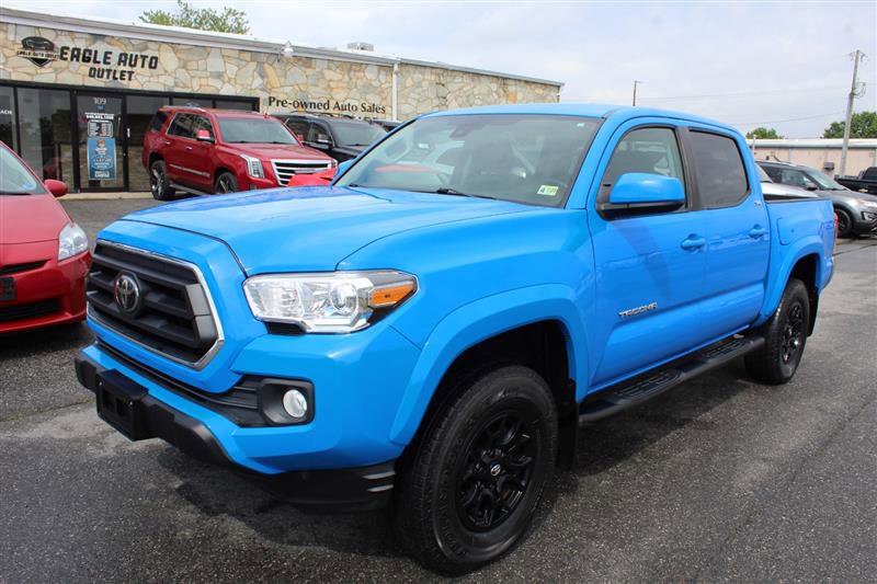 Used 2020 Toyota Tacoma SR5 AWD/4WD image 3