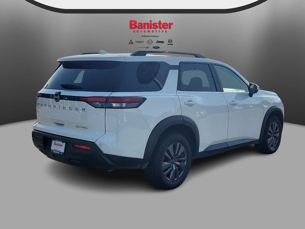 Used 2024 Nissan Pathfinder SV AWD/4WD image 4
