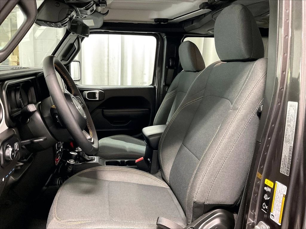 Used 2024 Jeep Wrangler Unlimited AWD/4WD image 10