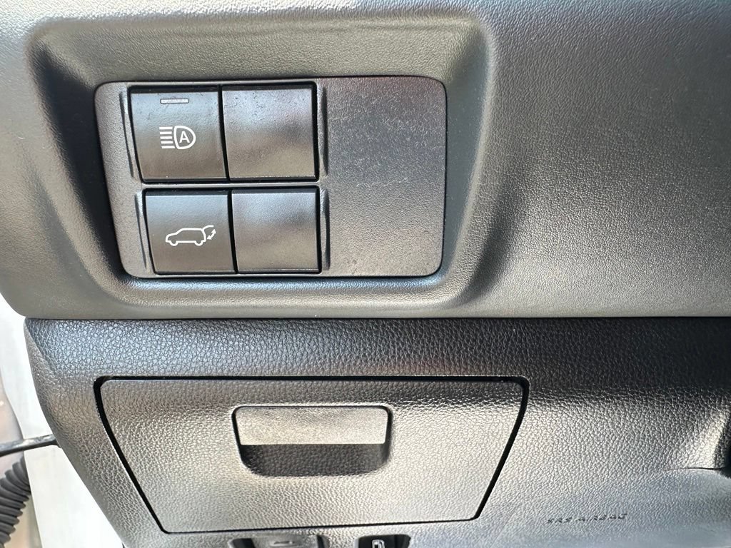 Used 2021 Toyota Highlander XSE FWD image 12