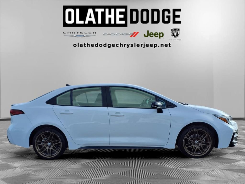 Used 2024 Toyota Corolla SE Nightshade image 28