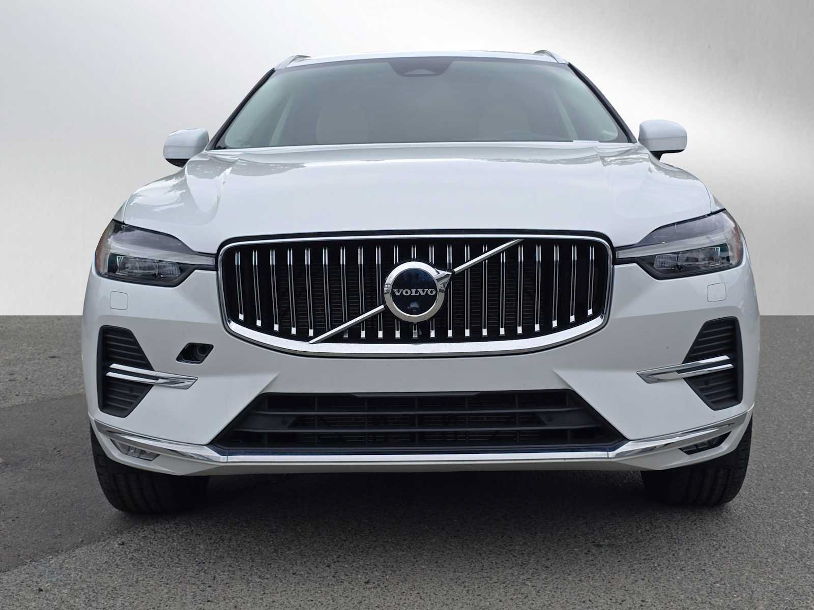 Used 2023 Volvo XC60 B5 Plus w/ Climate Package AWD/4WD image 8