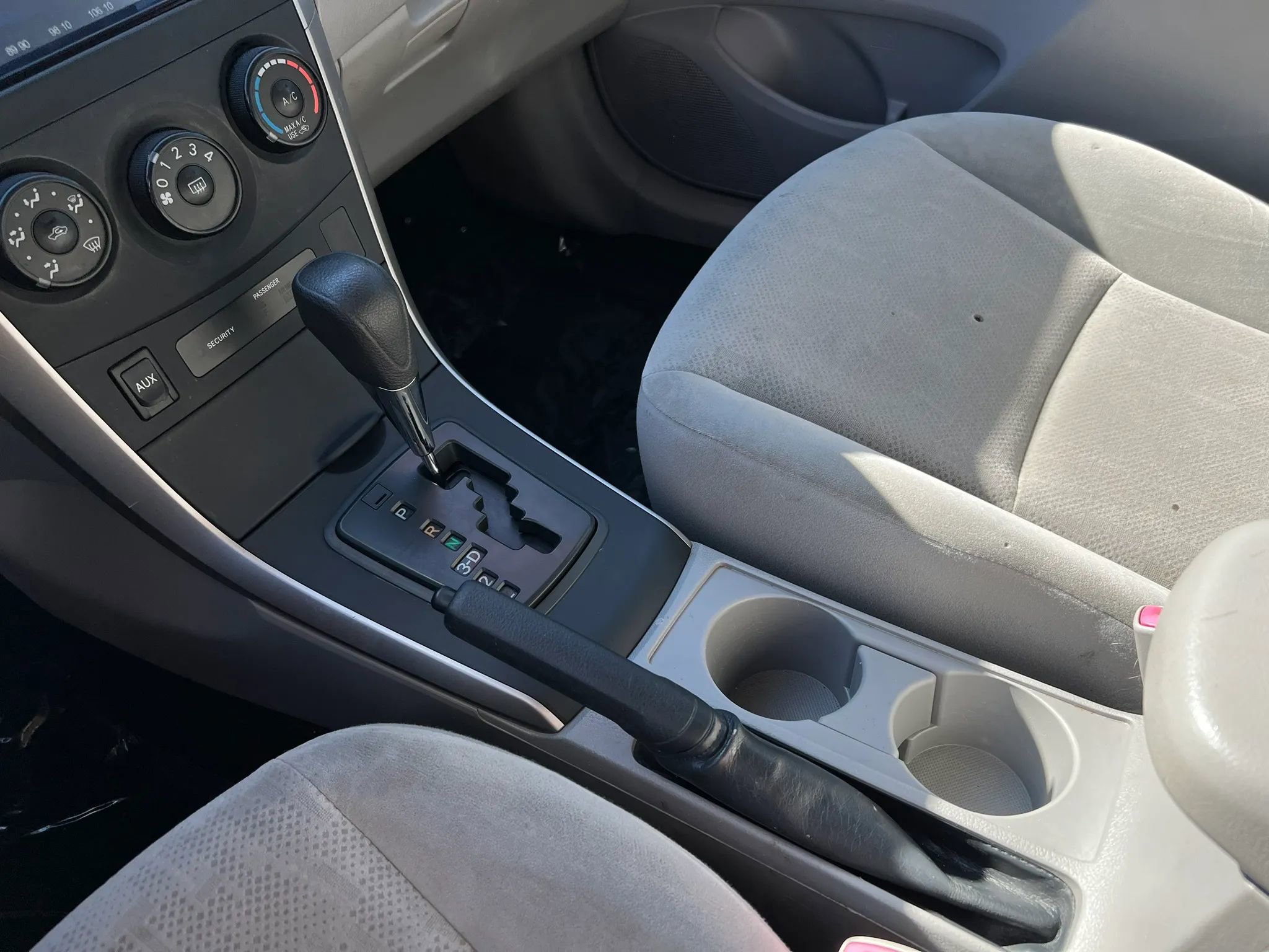 Used 2013 Toyota Corolla L image 14