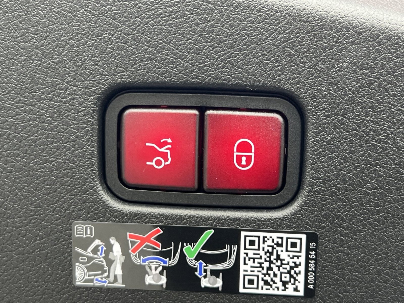 New 2026 Mercedes-Benz CLE 300 4MATIC Coupe image 25