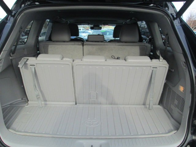 Used 2018 Toyota Highlander XLE AWD/4WD image 12
