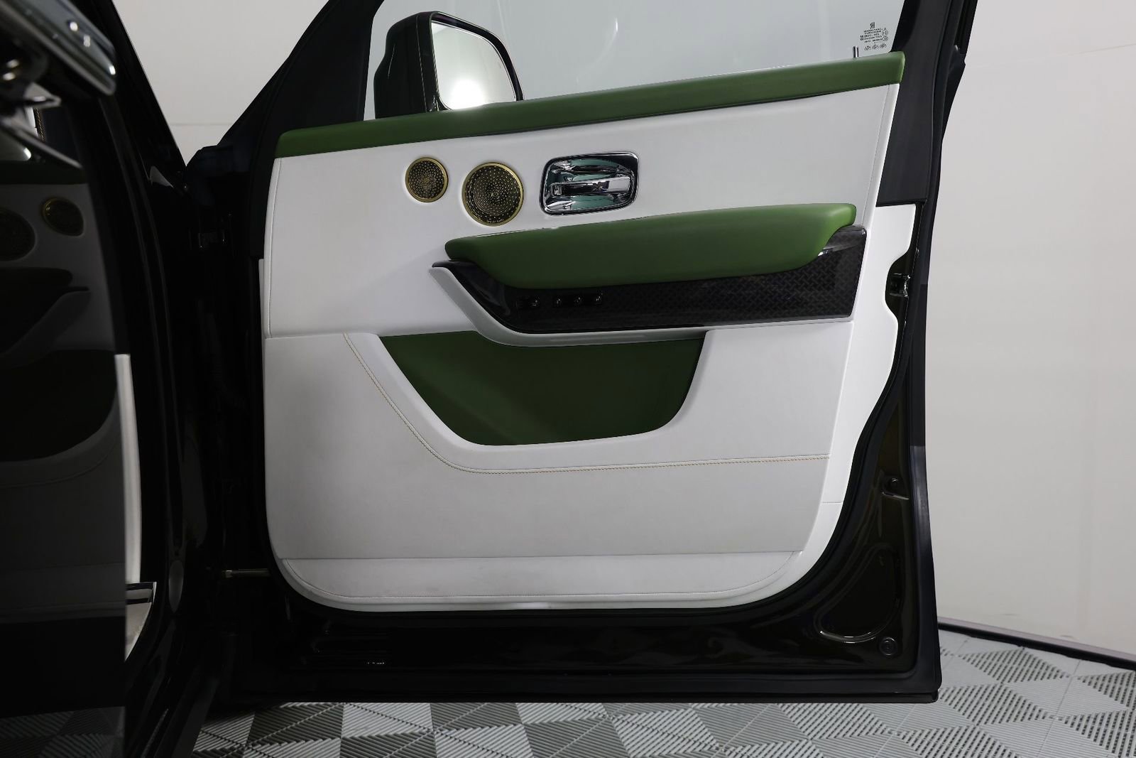 Certified 2023 Rolls-Royce Cullinan Black Badge w/ Driver's Package image 23