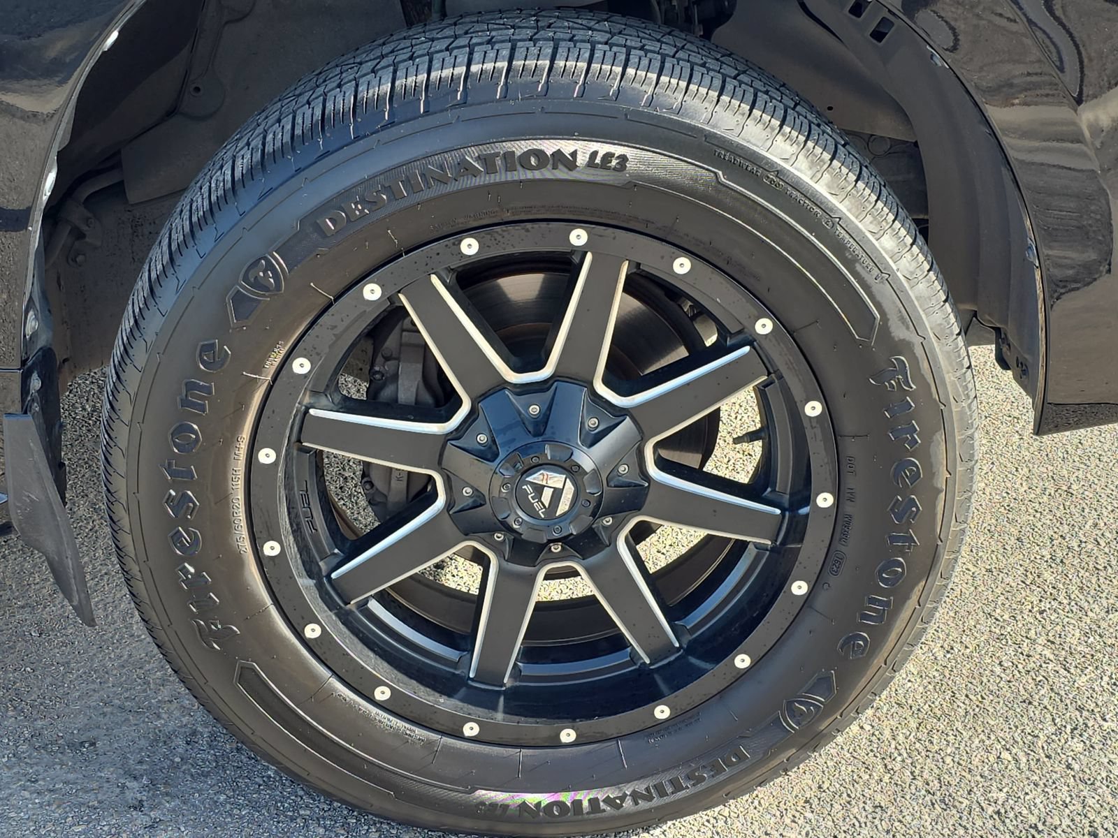 Used 2015 Lexus LX 570 4WD w/ Luxury Package image 29