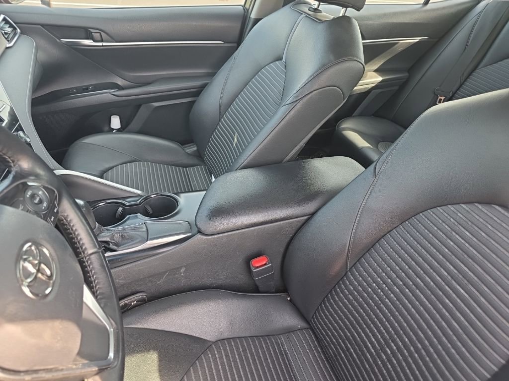 Used 2018 Toyota Camry SE FWD image 13