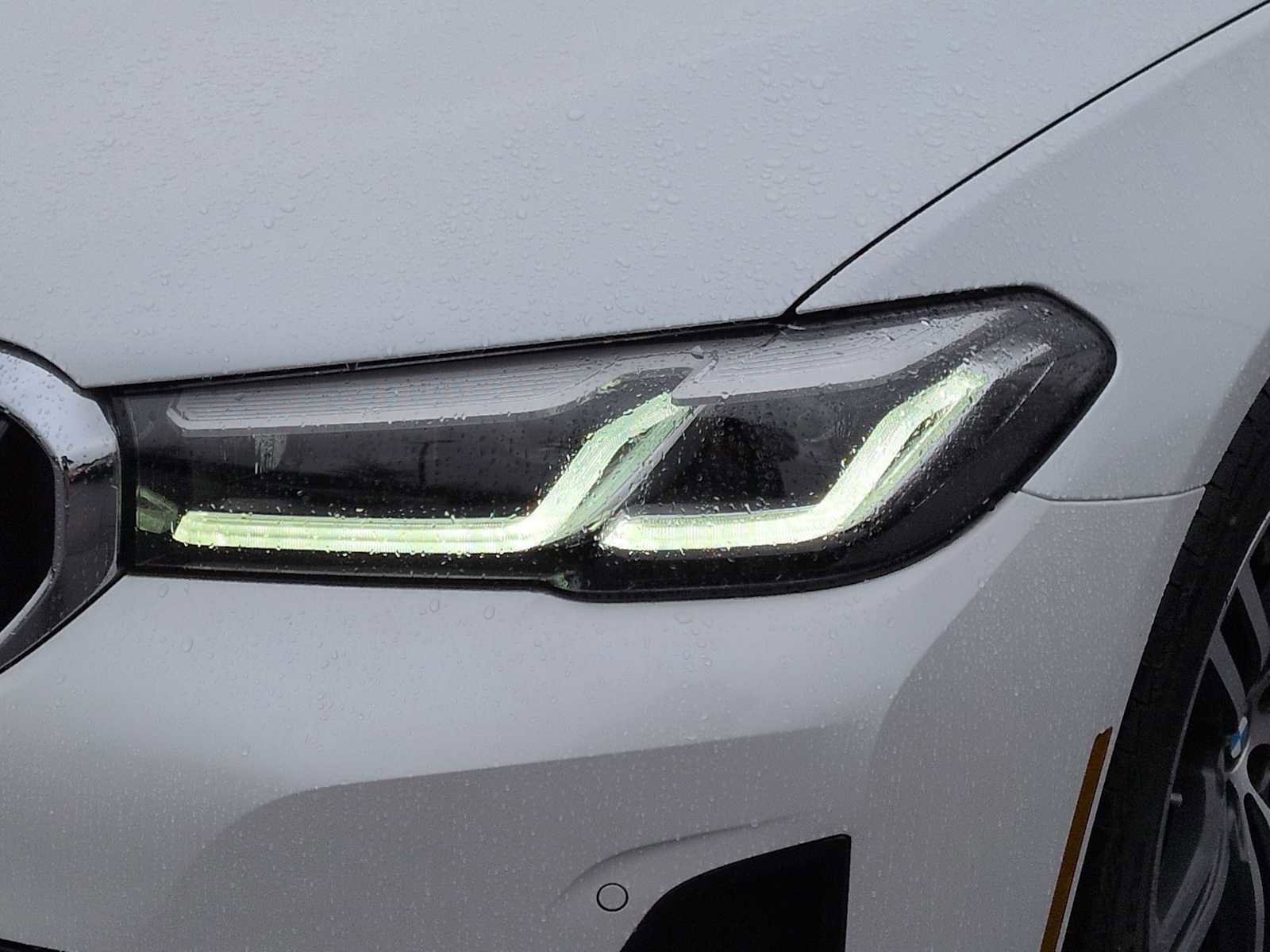 Used 2023 BMW 530i xDrive w/ Premium Package image 11