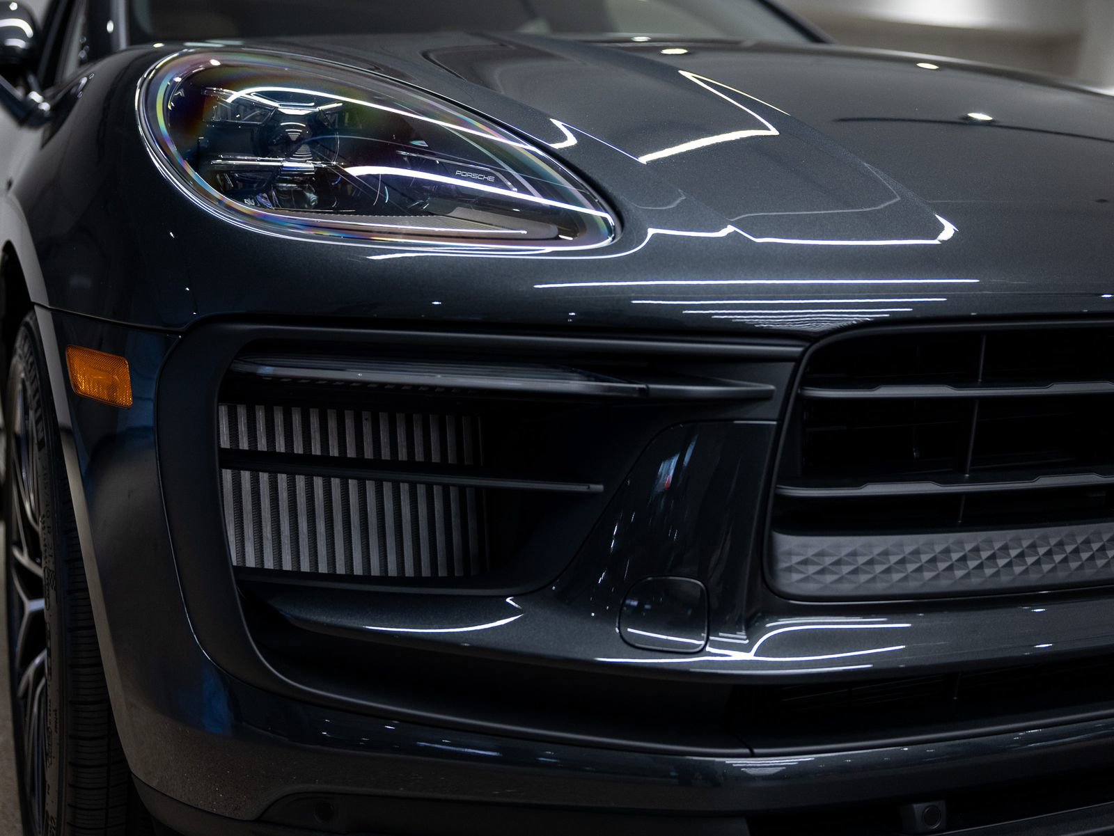 Certified 2025 Porsche Macan S image 22