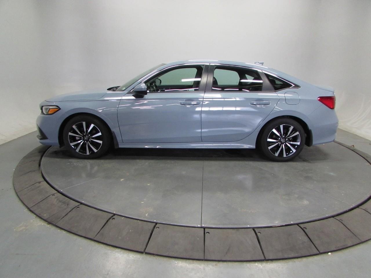 Used 2023 Honda Civic EX image 4