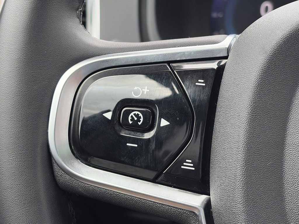 Used 2024 Volvo XC90 B5 Plus image 12