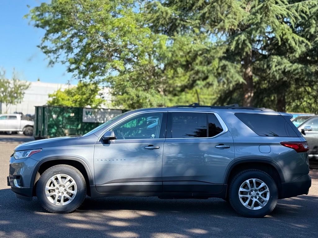 Used 2020 Chevrolet Traverse LT w/ Driver Confidence II Package AWD/4WD image 2