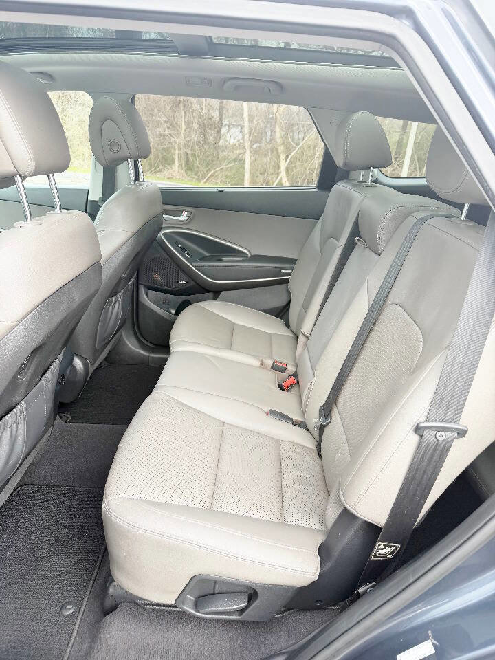 Used 2017 Hyundai Santa Fe SE Ultimate 4dr SUV w/ SE Ultimate Tech Package 03 image 11