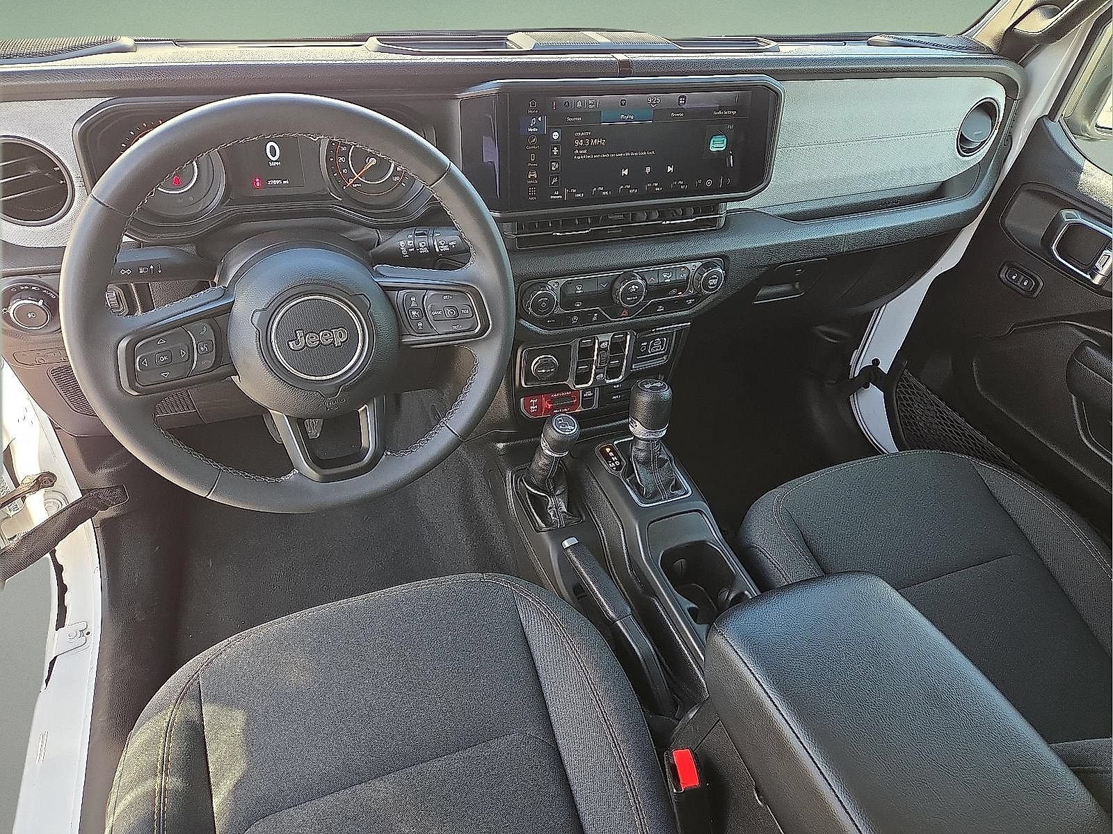 Used 2025 Jeep Wrangler Unlimited Sport AWD/4WD image 6