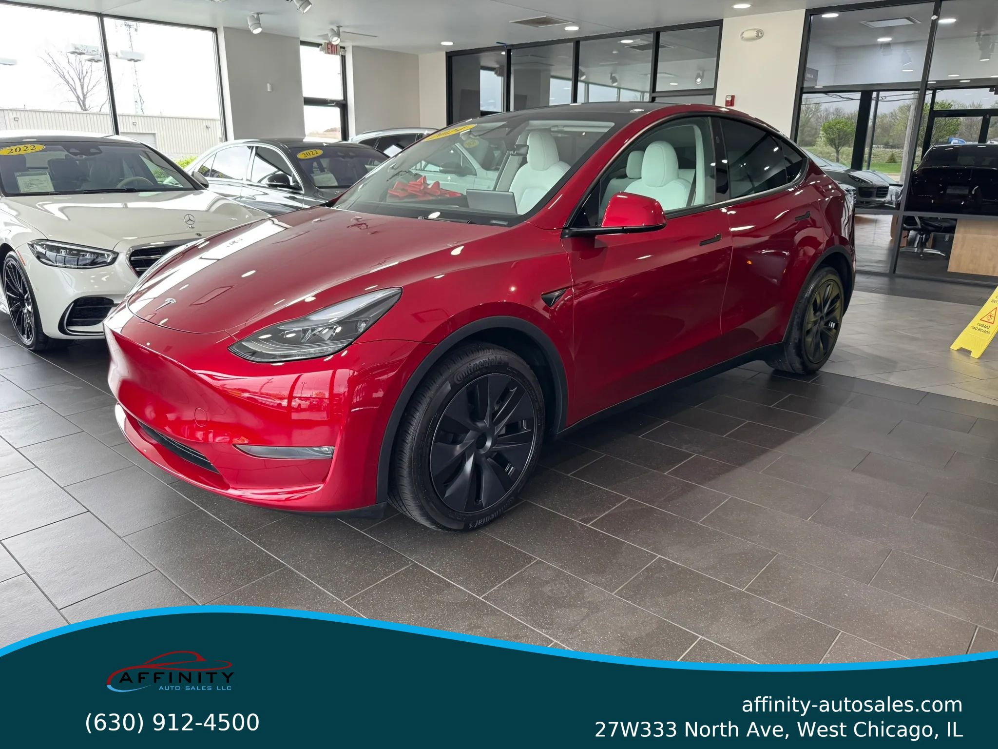 Used 2024 Tesla Model Y Long Range image 1