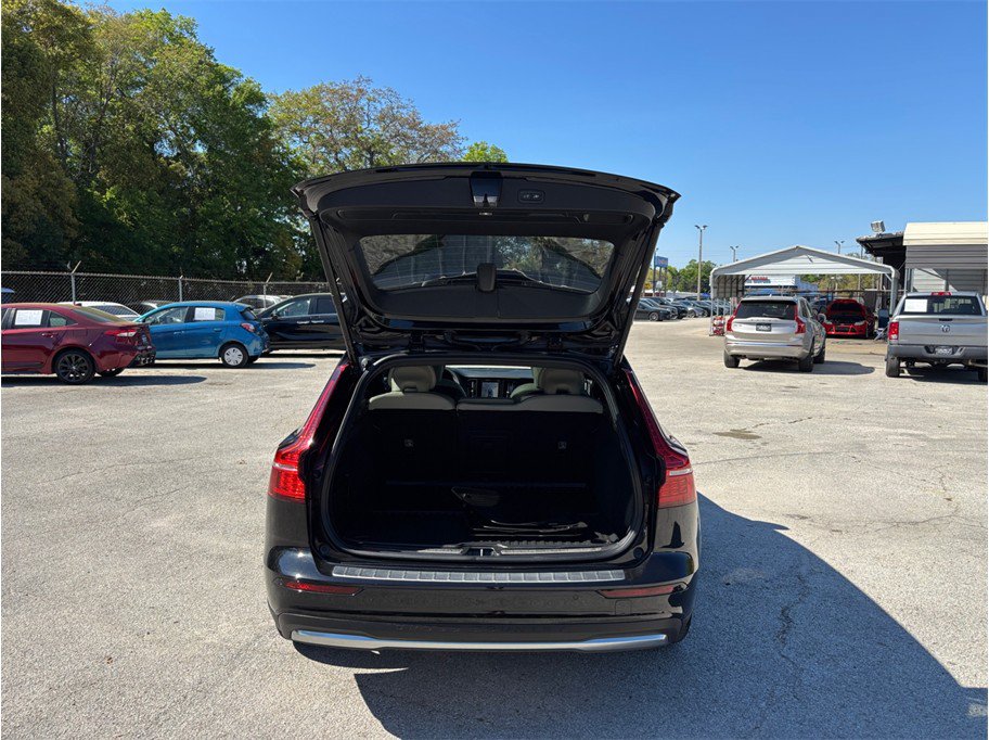 Used 2024 Volvo V60 B5 Cross Country Ultimate w/ Climate Package AWD/4WD image 52