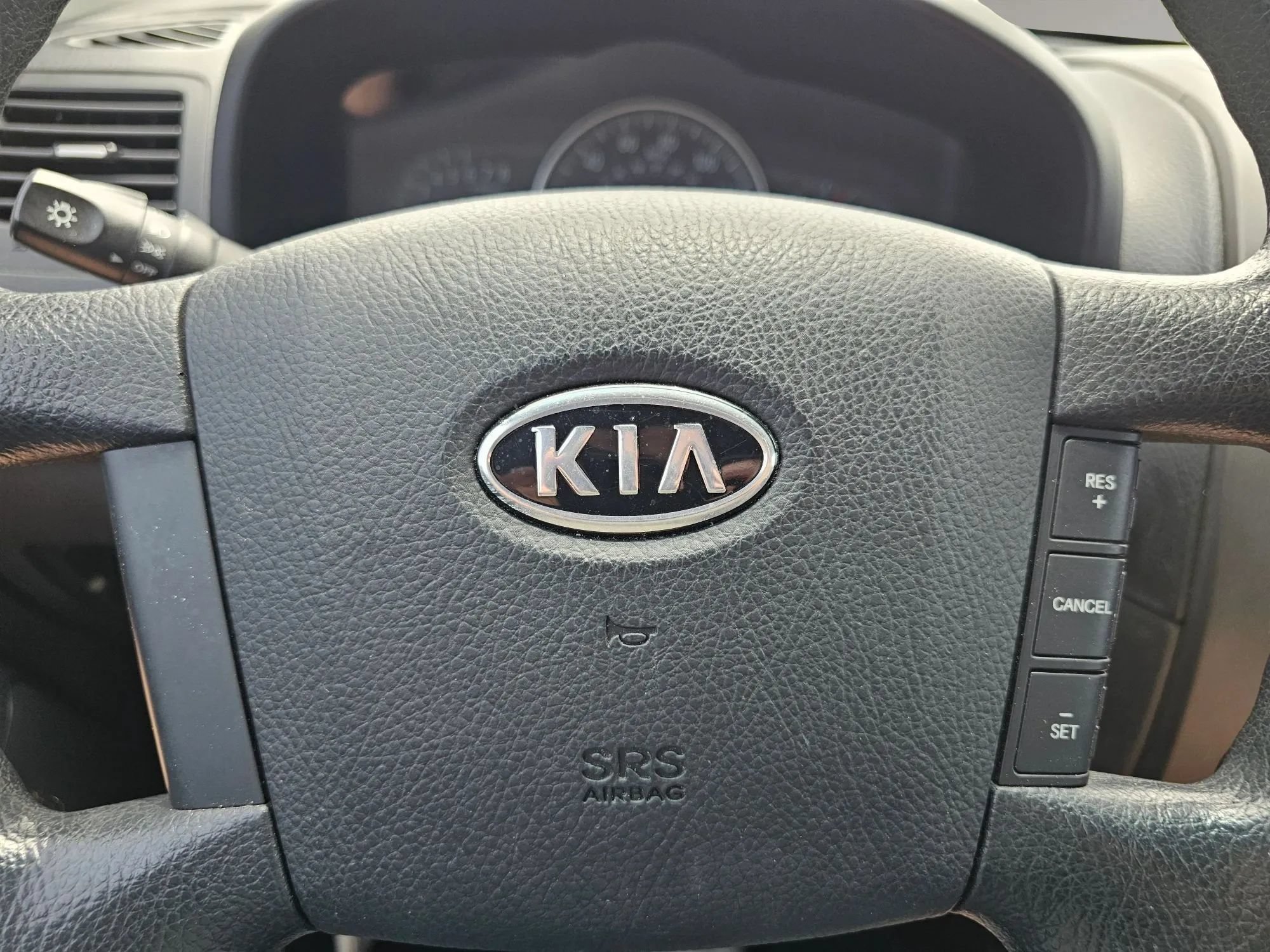 Used 2009 Kia Borrego LX w/ Convenience Pkg AWD/4WD image 11
