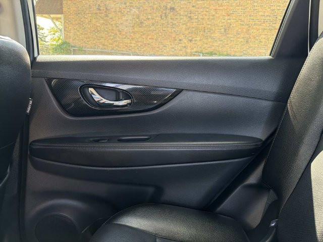 Used 2019 Nissan Rogue SL w/ Premium Package AWD/4WD image 14