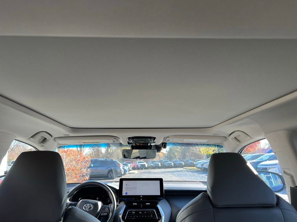 Used 2023 Toyota Venza Limited image 24