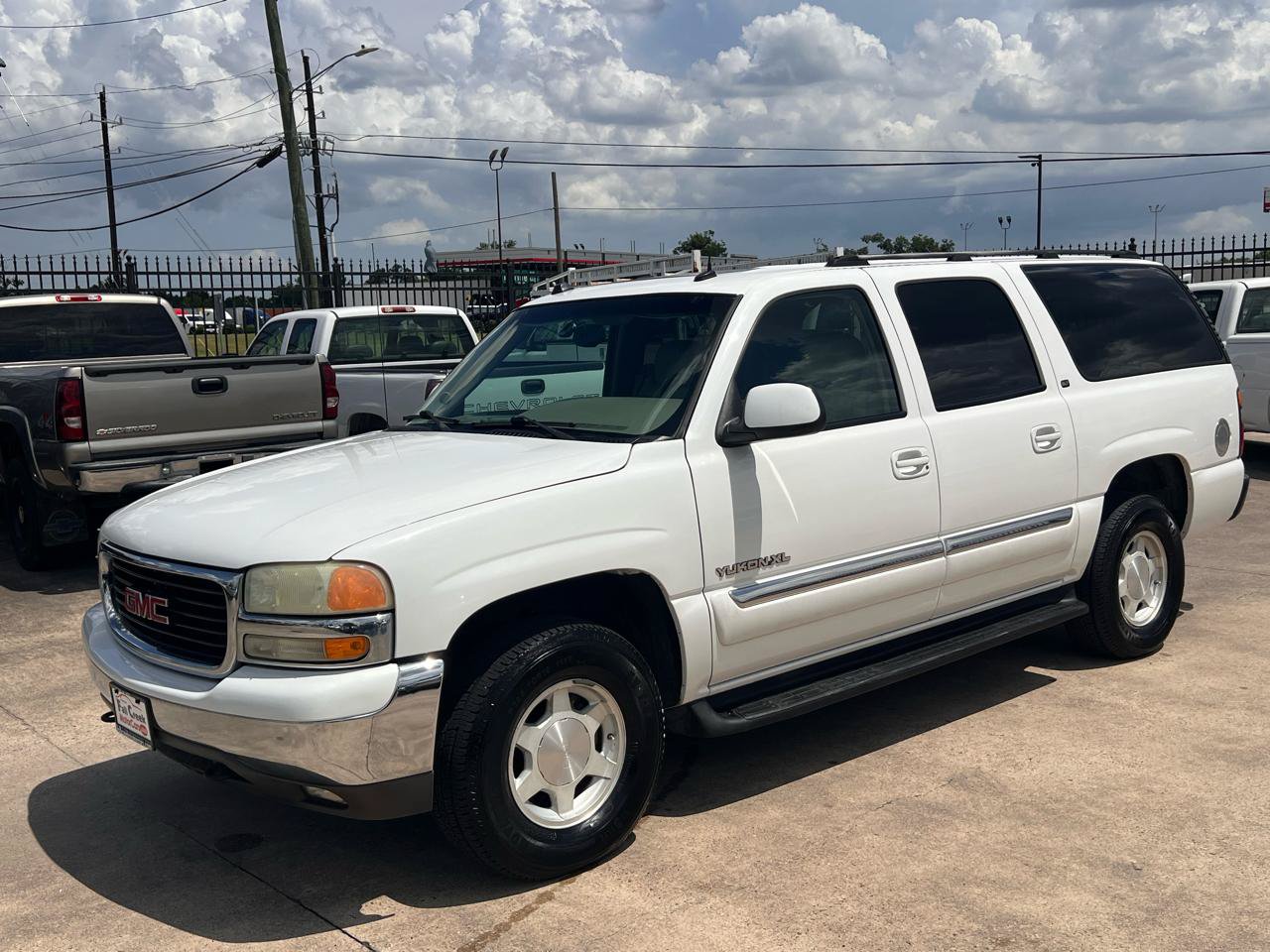 Used 2004 GMC Yukon XL SLT w/ Preferred Equipment Group RWD image 14