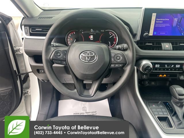 Used 2025 Toyota RAV4 XLE AWD/4WD image 21