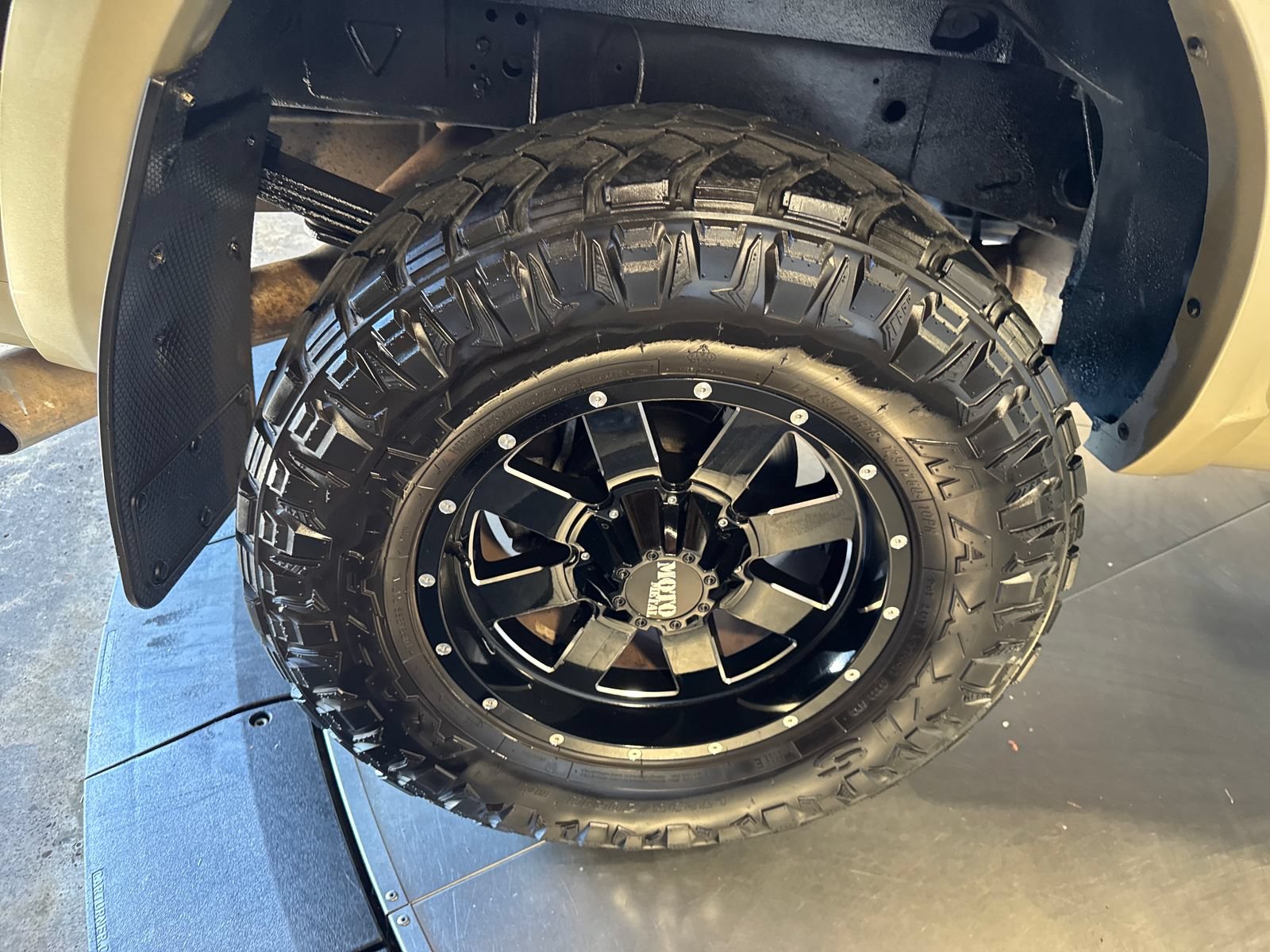 Used 2015 RAM 3500 Laramie Longhorn AWD/4WD image 8