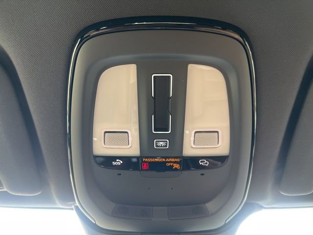 Certified 2023 Volvo XC60 B6 Ultimate w/ Protection Package Premier image 40