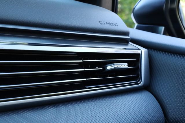 Used 2025 Toyota Camry SE image 32