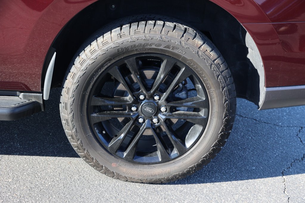 Used 2024 Ford Expedition XLT RWD image 13