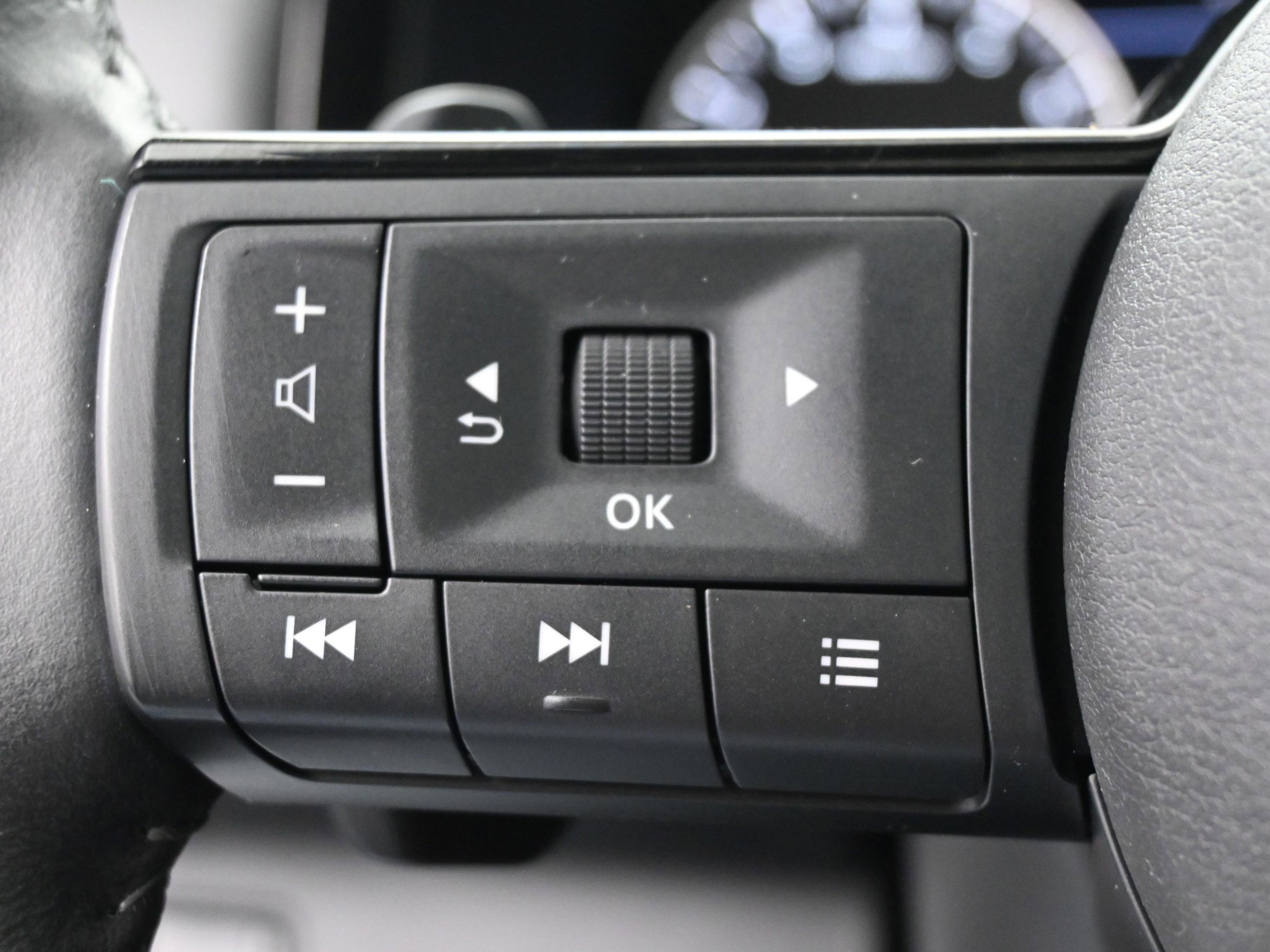 Used 2022 Nissan Pathfinder SL w/ SL Premium Package image 20